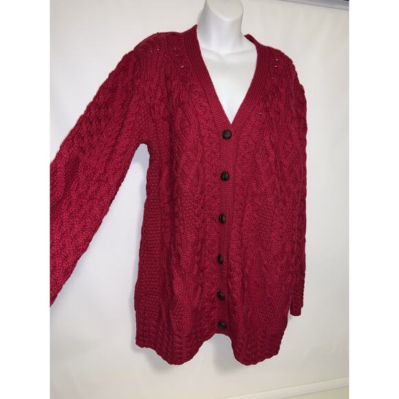 Aran Crafts Sweaters - Aran Crafts Women’s cable-knit fuchsia pink cardigan Large W/pockets
